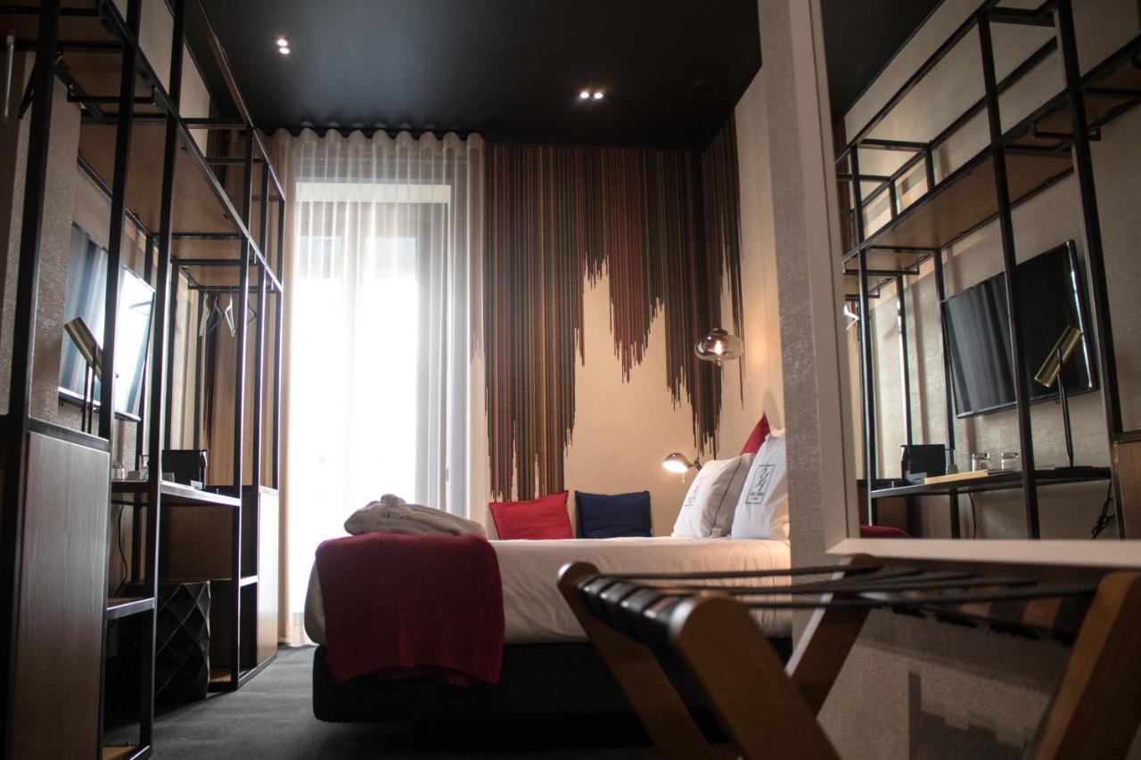 Zweibettzimmer mit Balkon