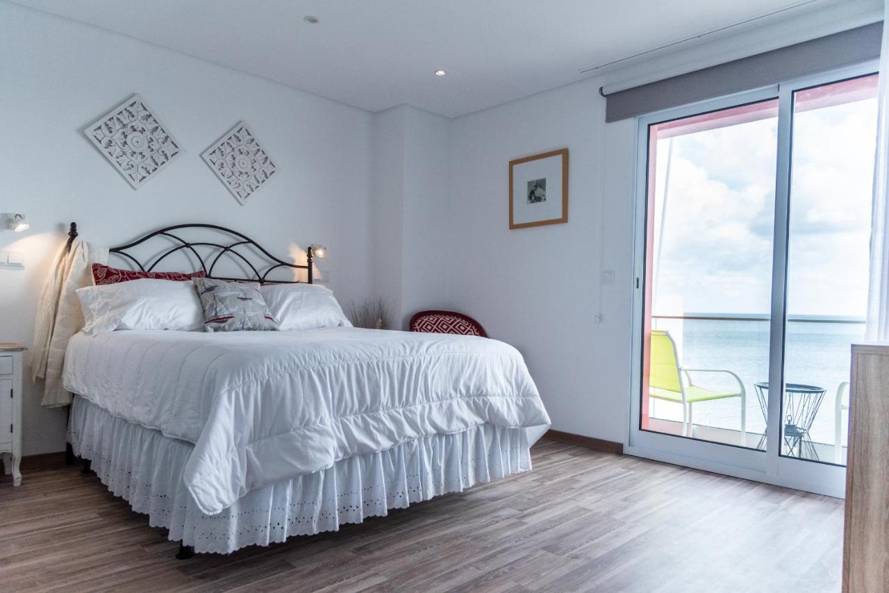 Quarto Duplo Deluxe com Varanda e Vista Mar