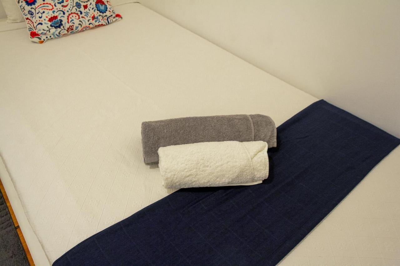 Quarto Individual Interno com Banheiro Compartilhado