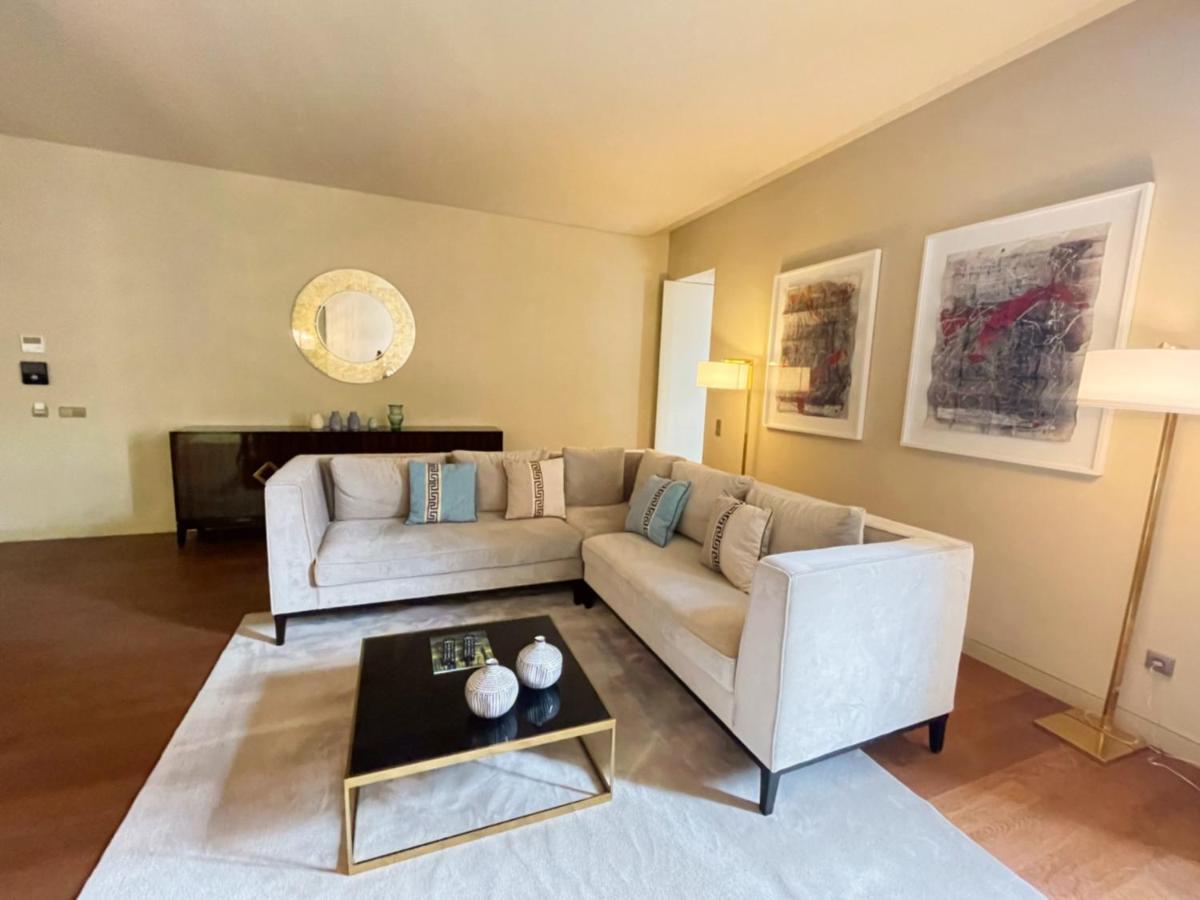 Deluxe Two-Bedroom Apartment,1073923981:JPEG