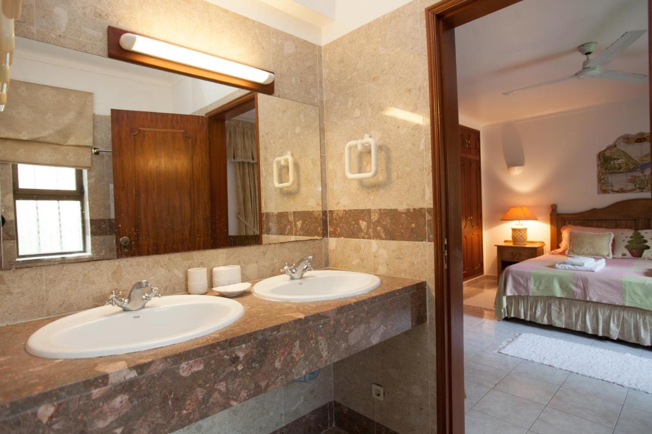 Freistehende Villa mit 4 Schlafzimmern und eigenem Pool