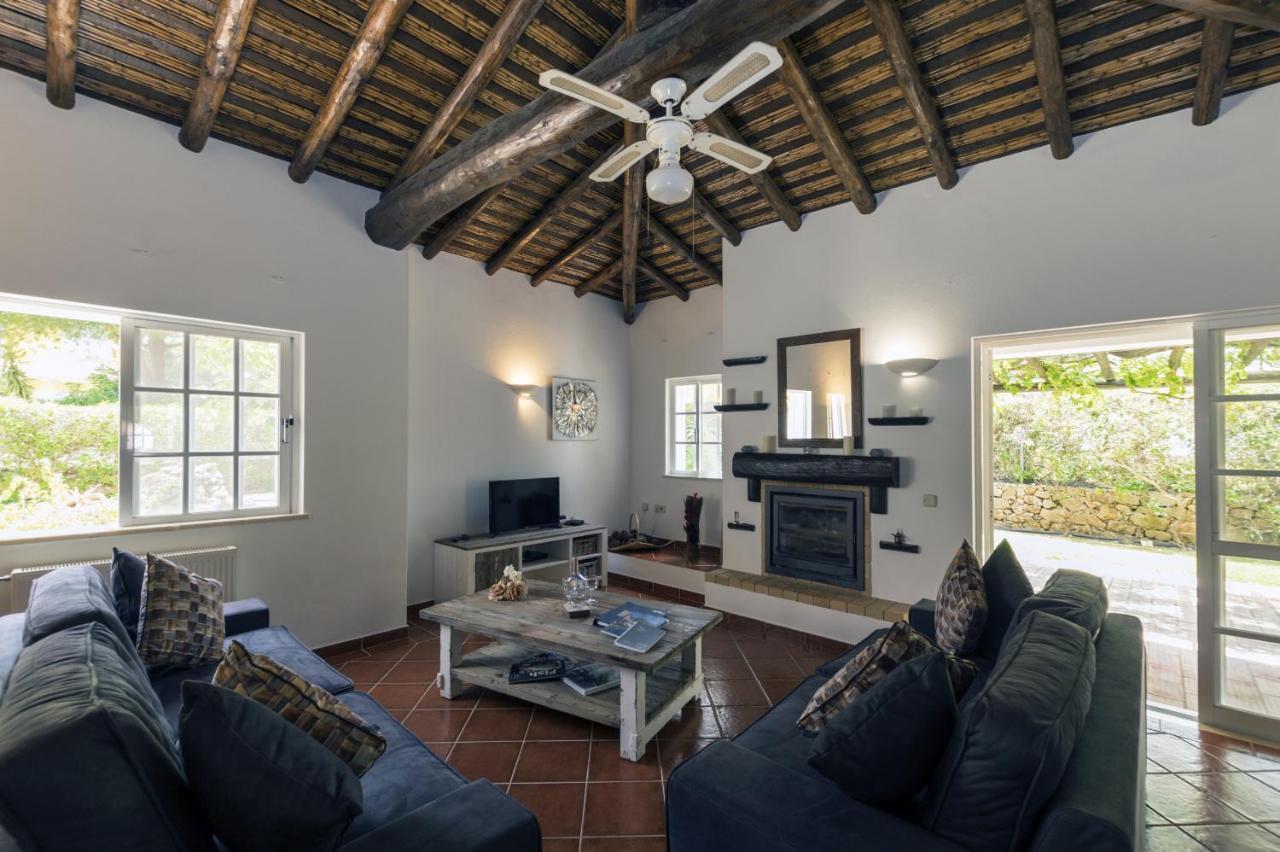 Freistehende Villa mit 3 Schlafzimmern, Klimaanlage und eigenem Pool