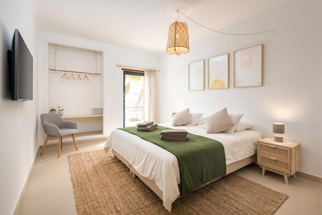 Quarto com Cama de Casal ou 2 de Solteiro e Varanda