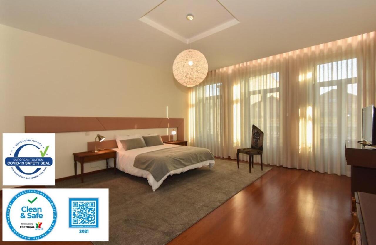 Deluxe Double Bedroom Street View