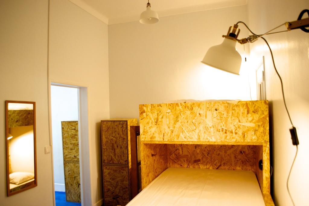 Bed in een Gemengde Slaapzaal met 9 Bedden