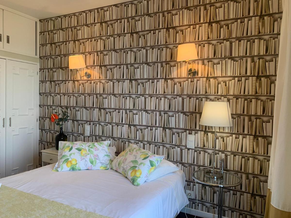 Doppelzimmer mit Balkon und Meerblick