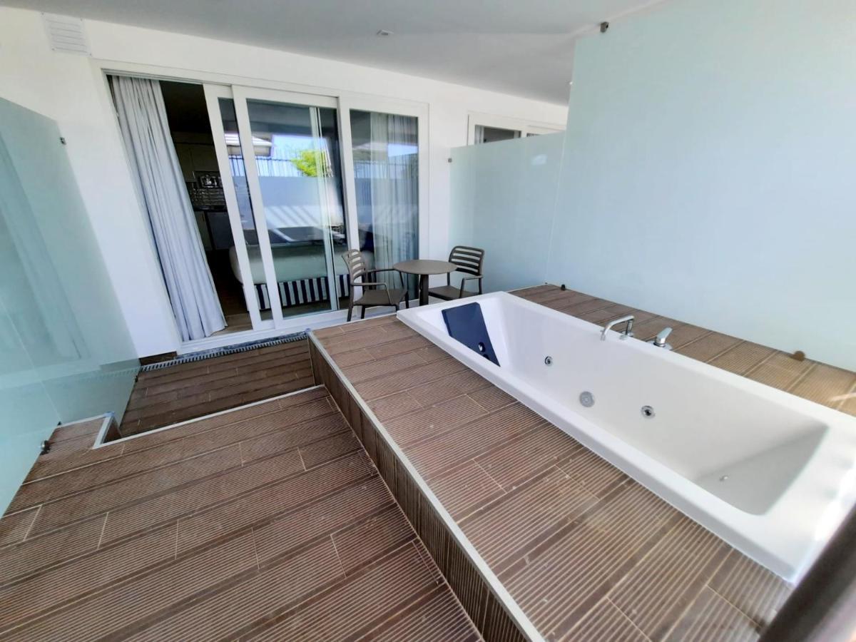 Double Room with Spa Bath,1126598757:JPEG