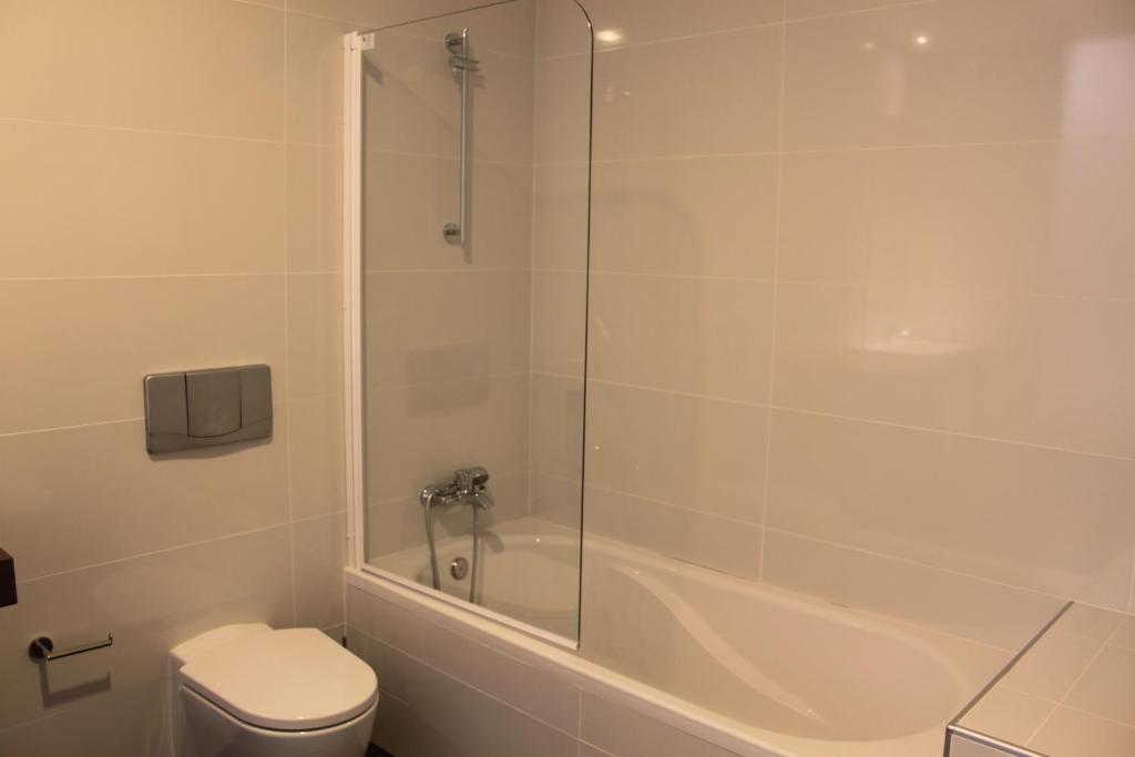 Double Room with Extra Bed,38125186:JPEG