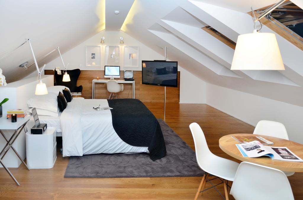 Suite,693455724:JPEG