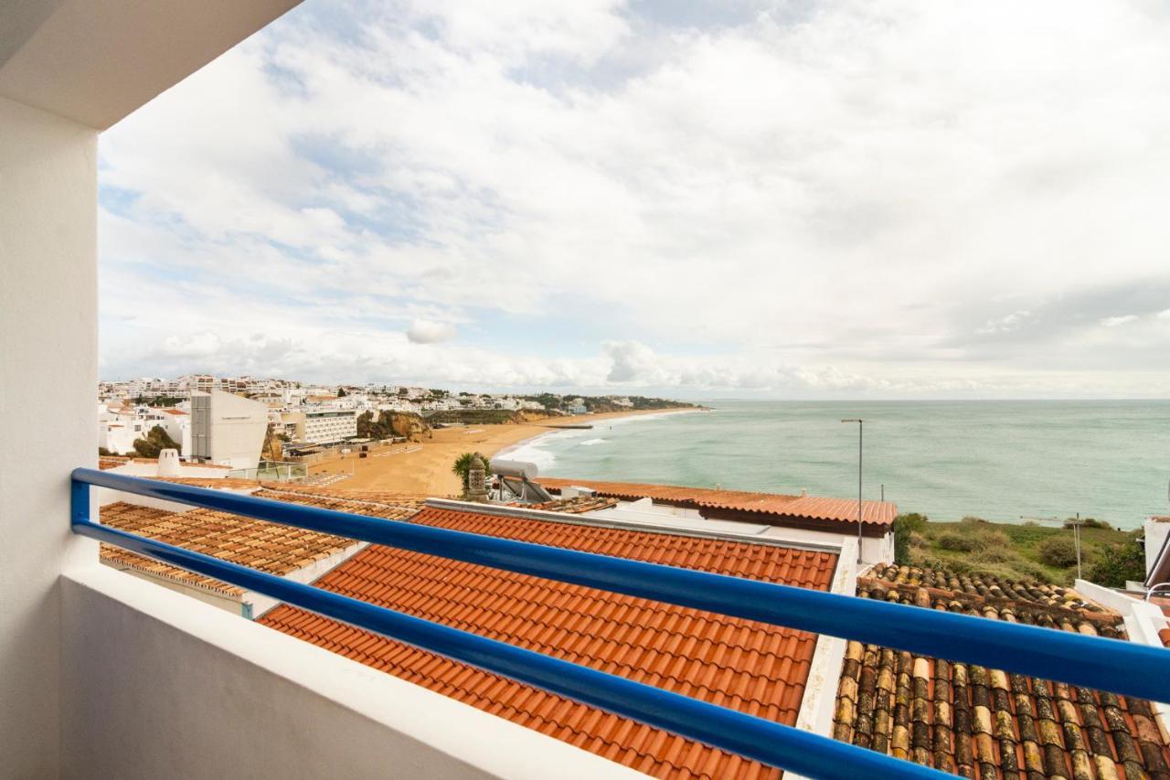 One-Bedroom Apartment with Sea View,1553258131:JPEG