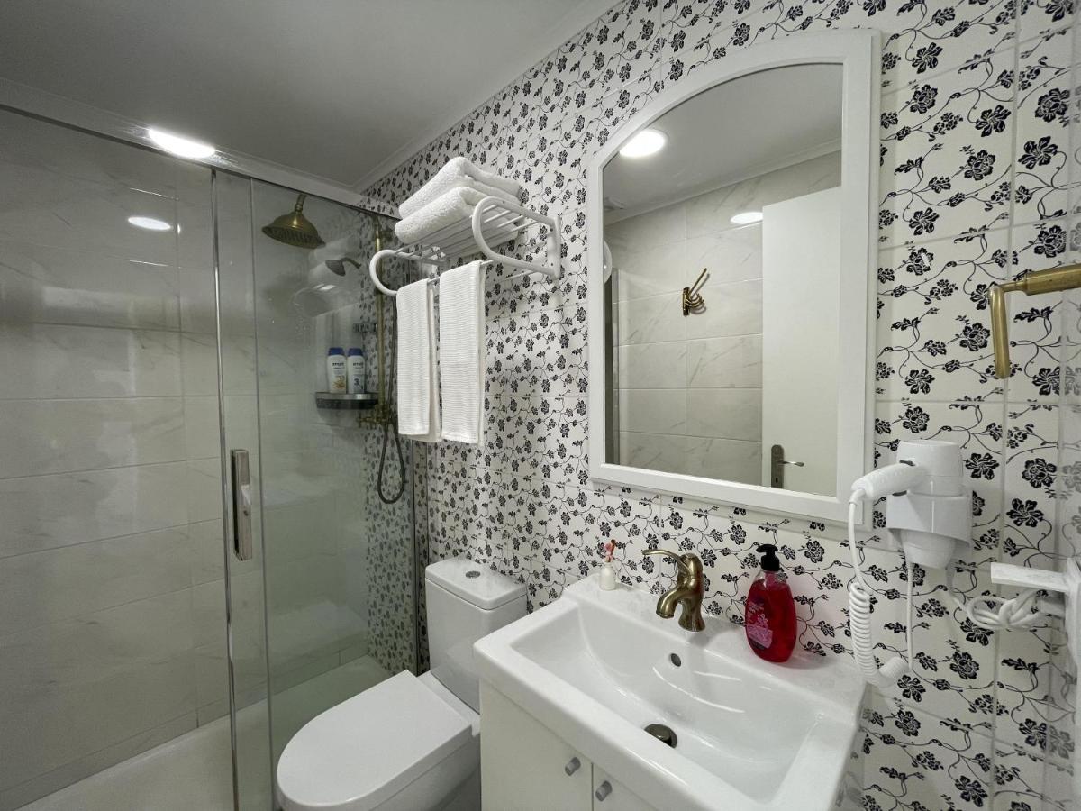 Double Room Private Bathroom
