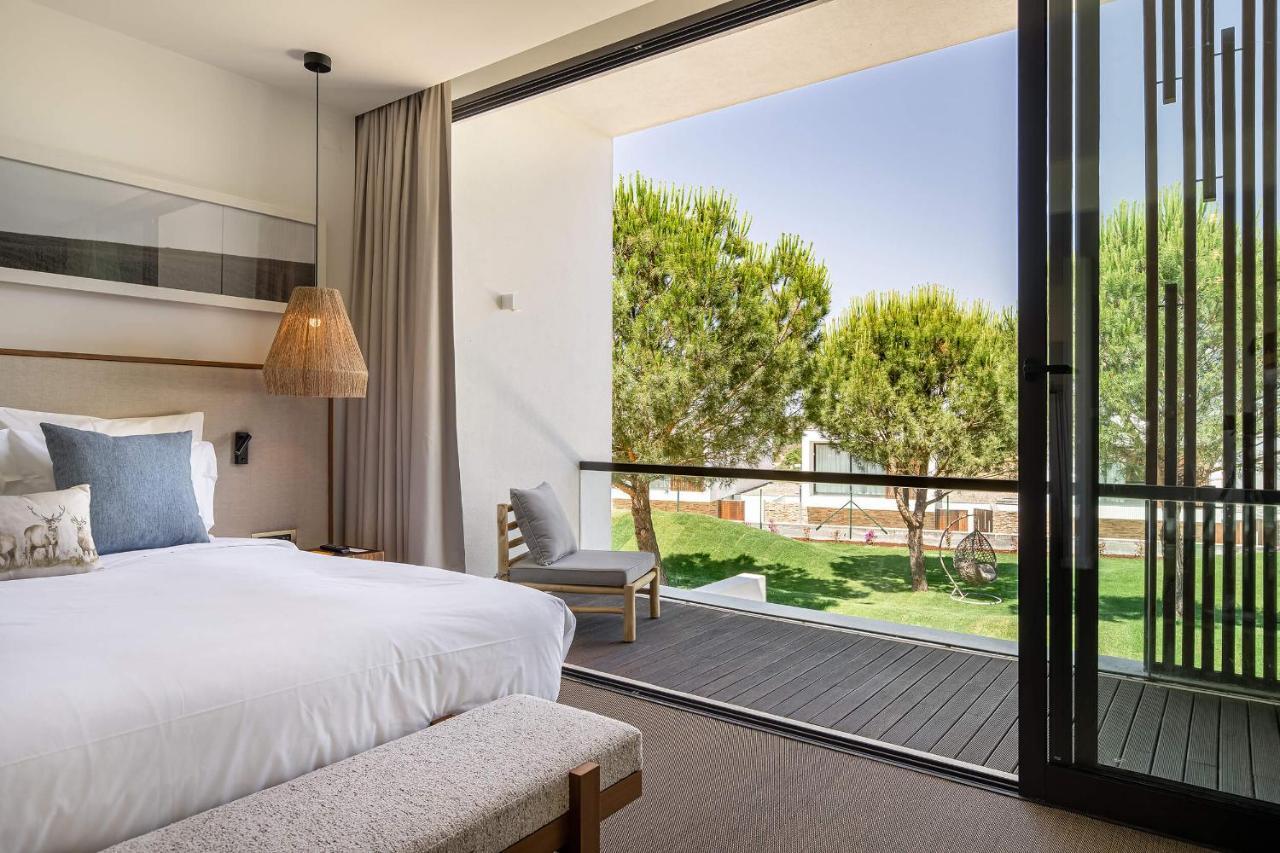 Chambre Double ou Lits Jumeaux - Vue sur Piscine
