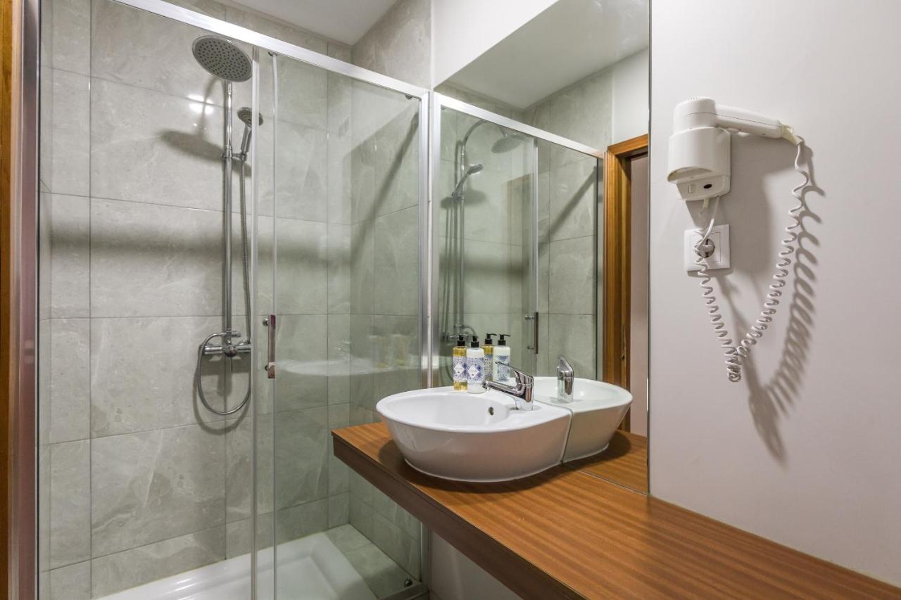 Suite Lit King-Size Supérieure – Bâtiment Séparé
