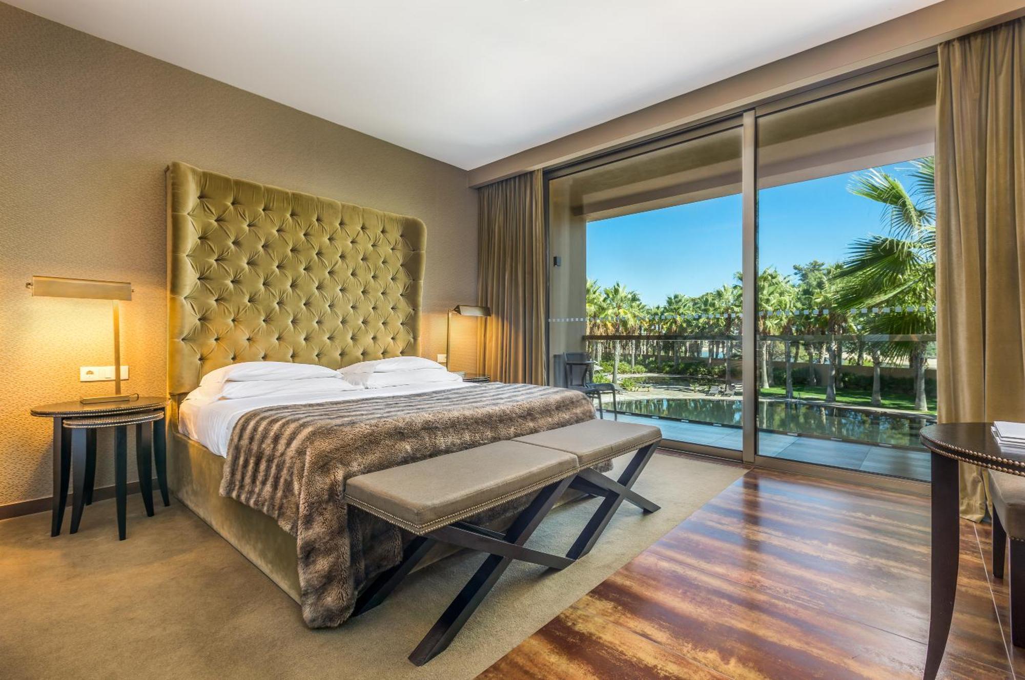 Superior Double Room with Garden and Pool View