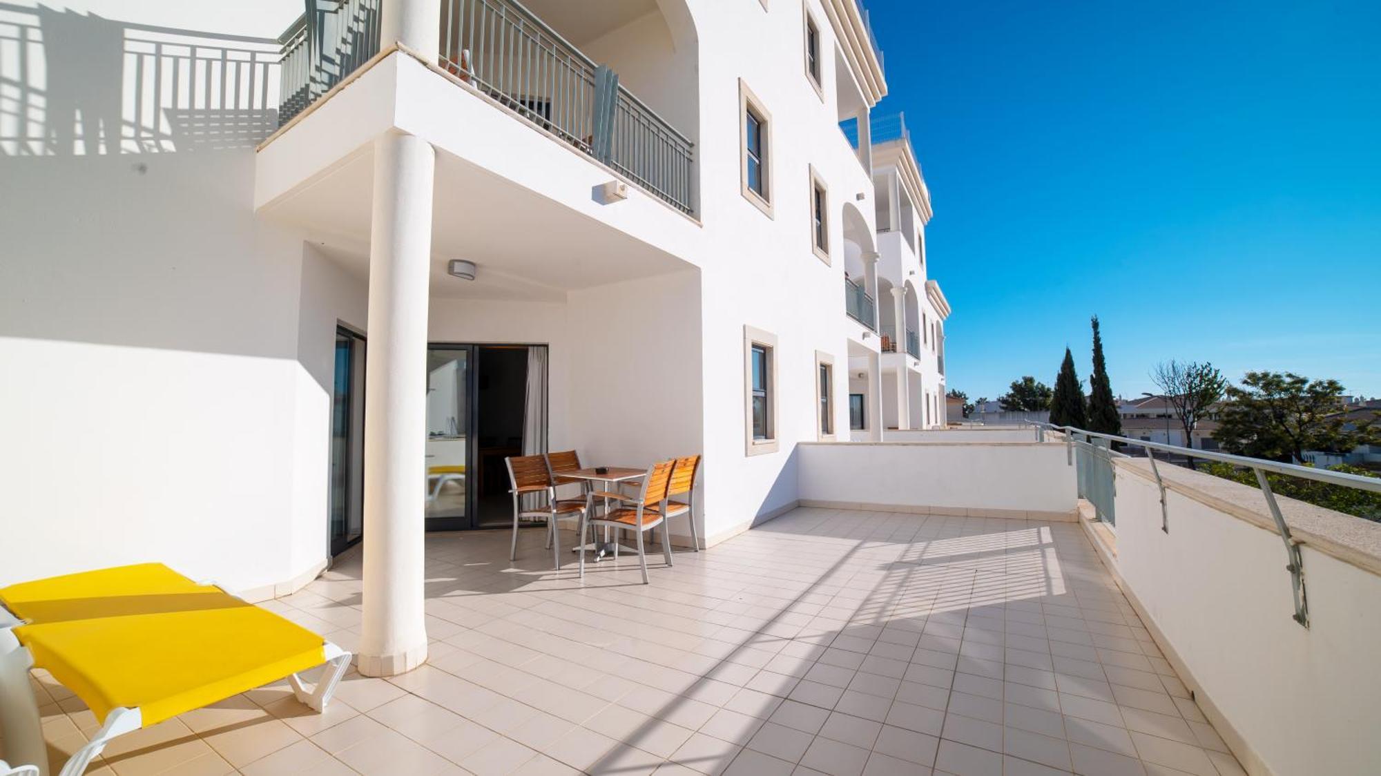 Superior One-Bedroom Apartment
