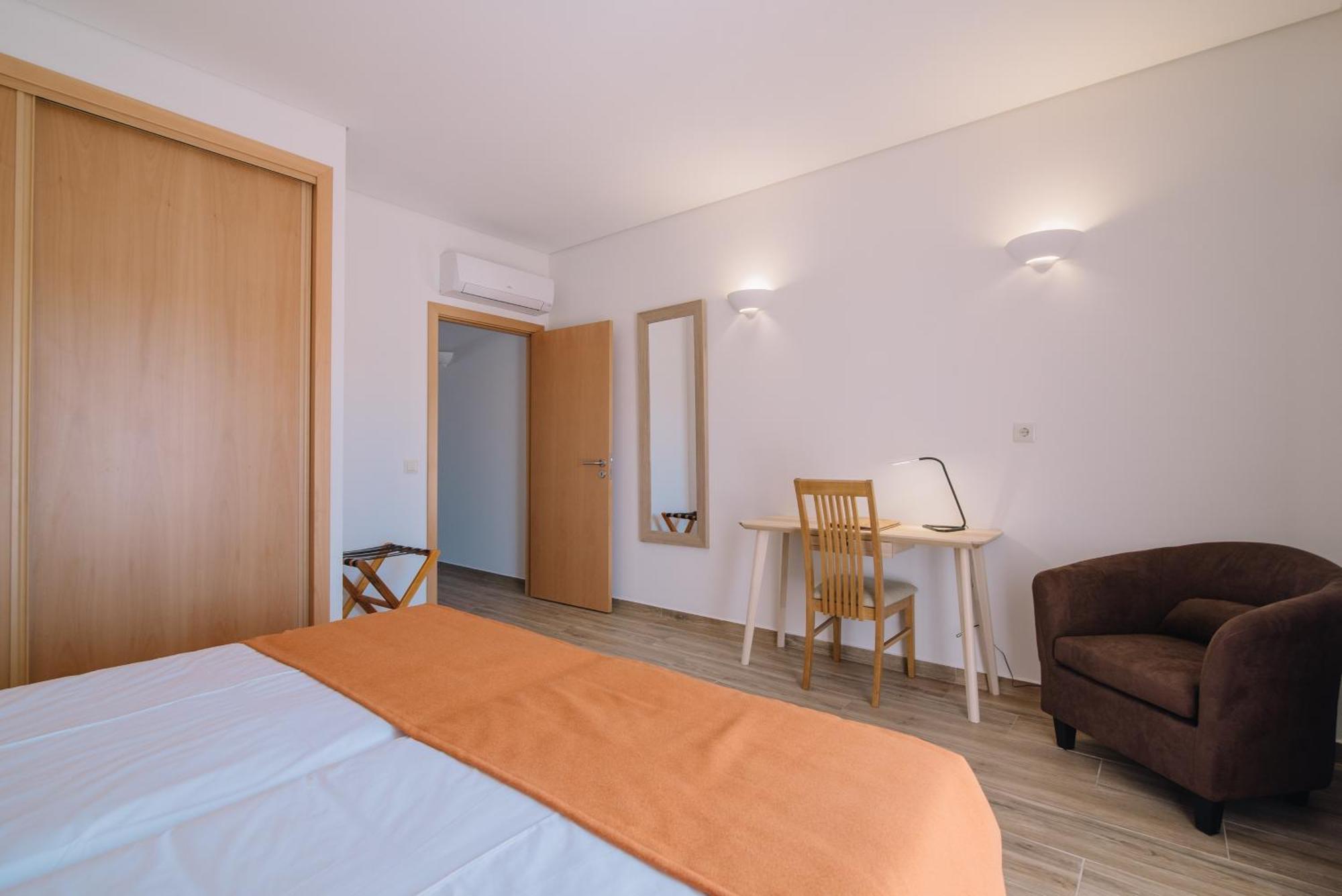 One-Bedroom Apartment (2 Adults + 2 Children),1274485108:JPEG