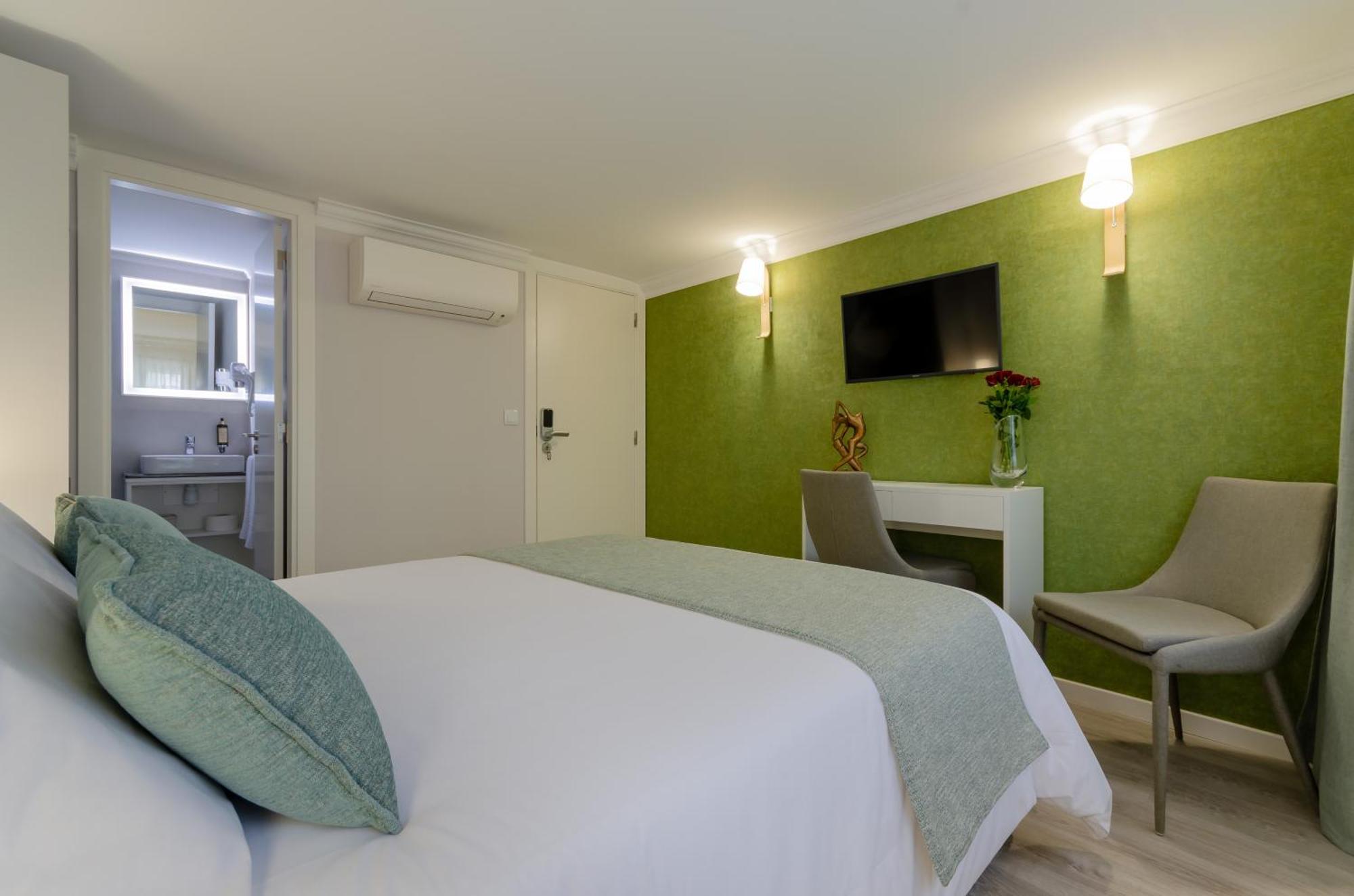 Quarto Duplo com Vista Jardim