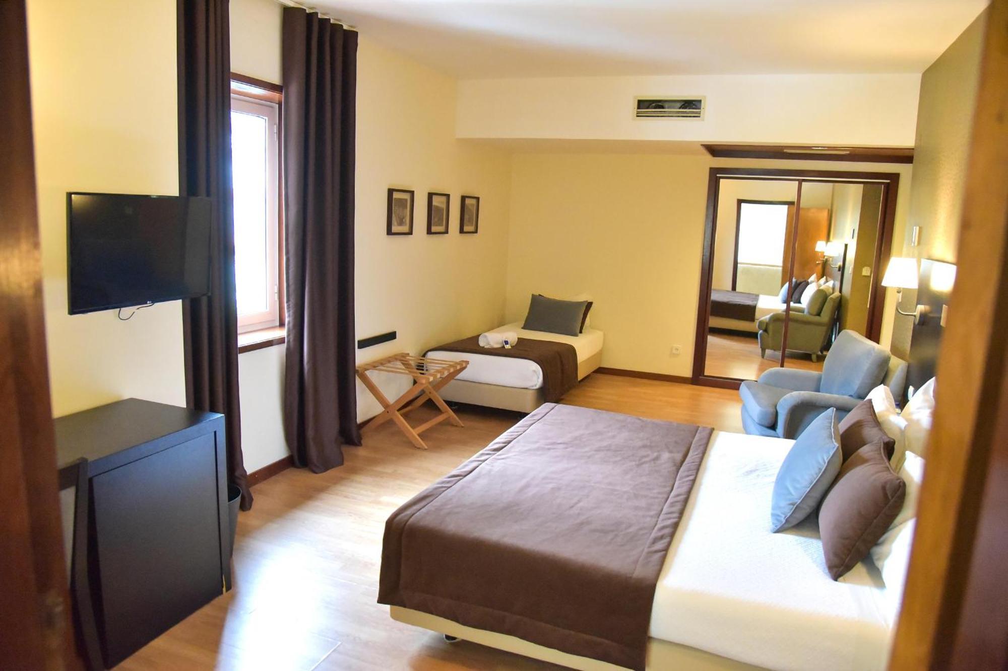 Quarto Duplo ou Twin Superior com Cama Extra (3 Adultos)