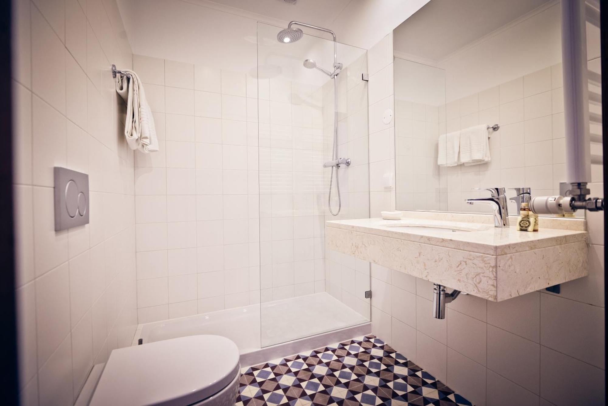 Double Room with Balcony and Mountain View