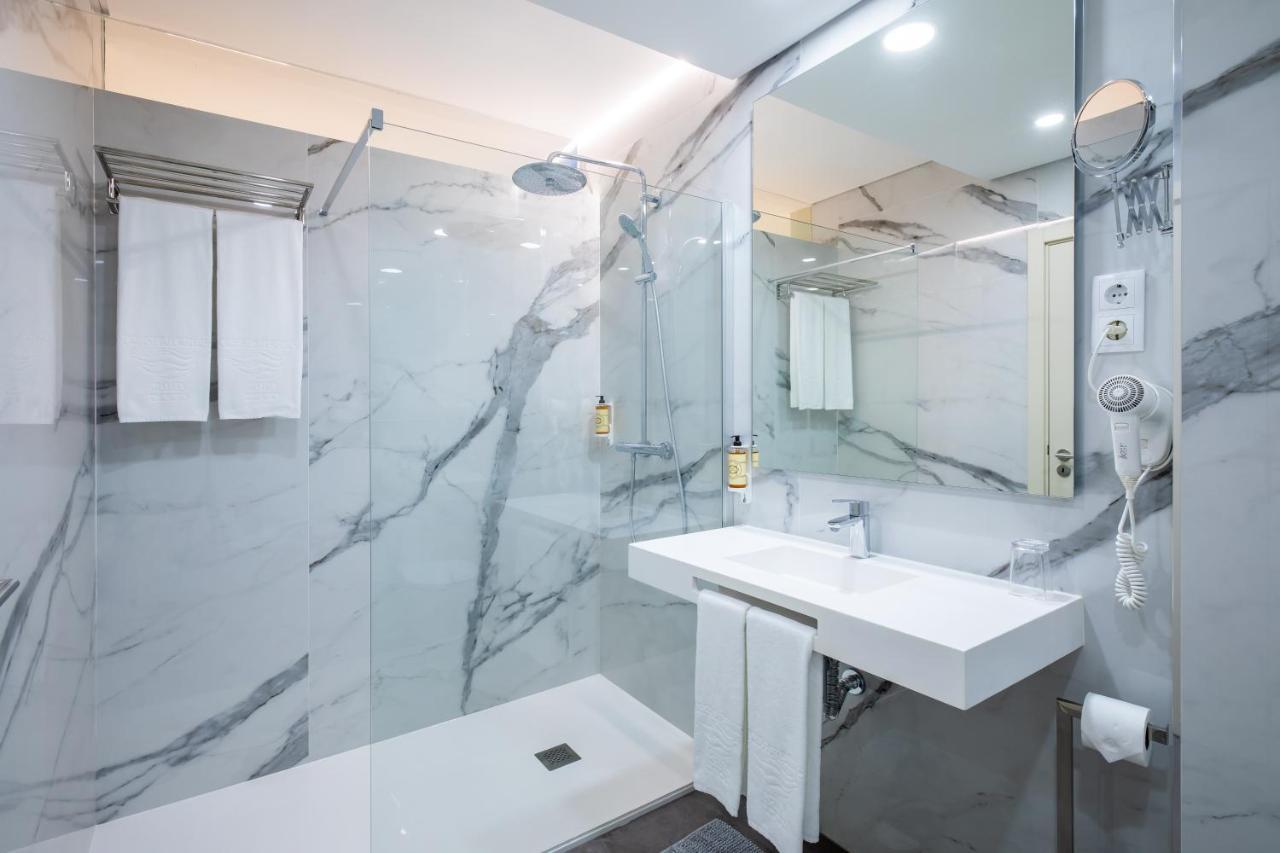 Premium Double Room with Hot Tub and Sea View,1234690784:JPEG