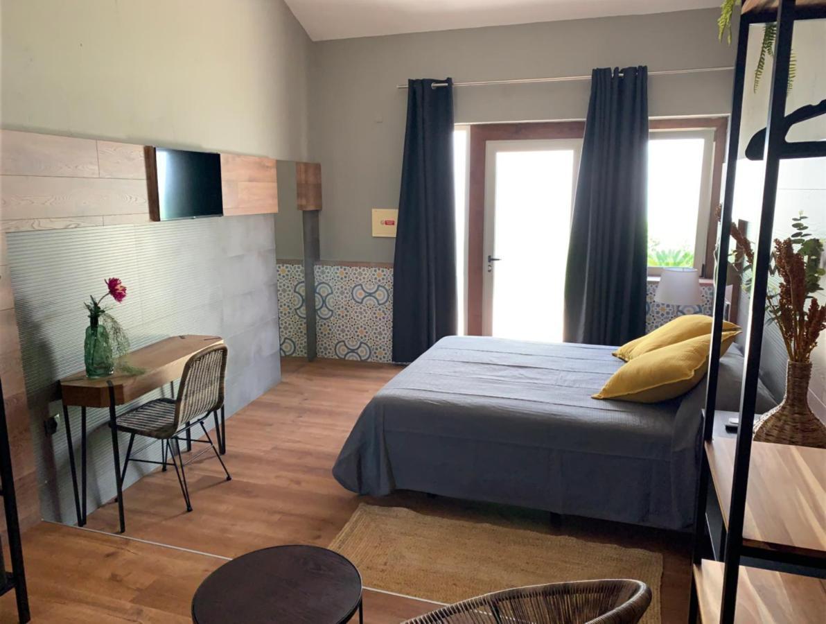 Family Room,1243915642:JPEG