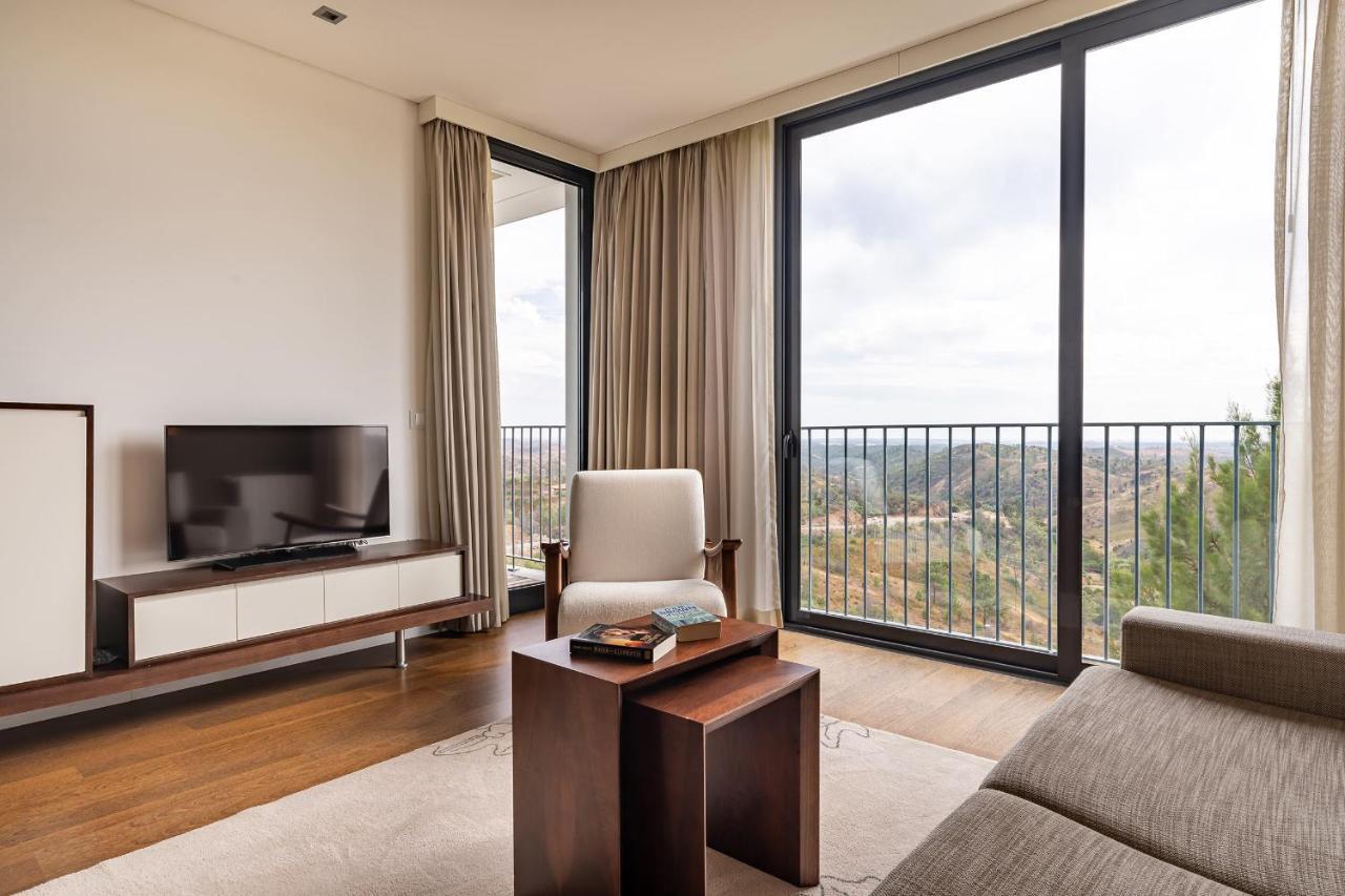 Suite Balcony Mountain View