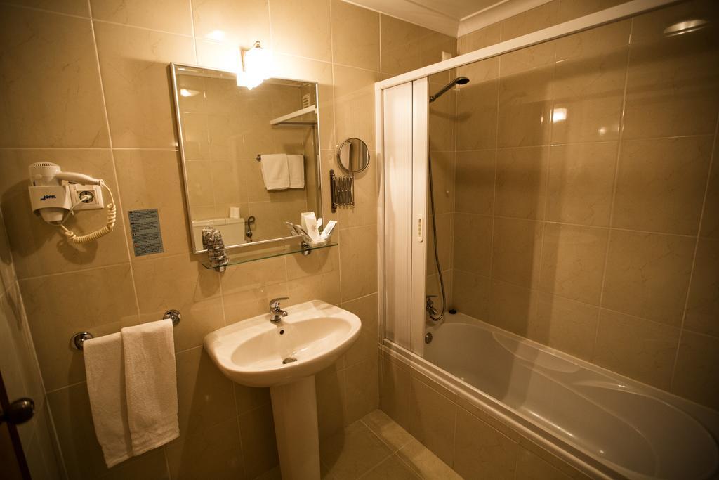 Twin Room,127382553:JPEG