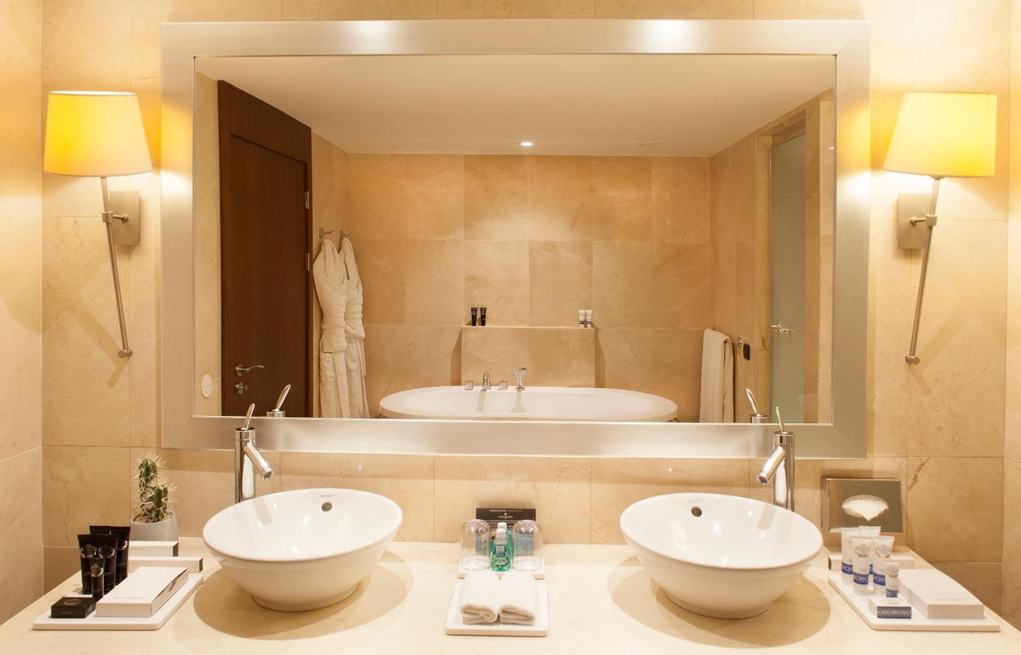 Two-Bedroom Suite,1274384923:JPEG