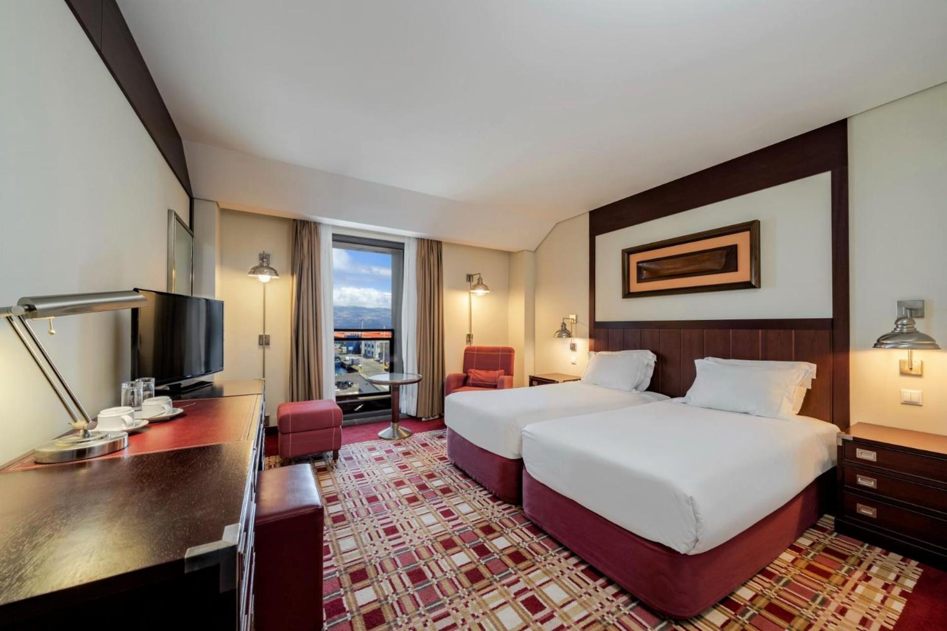 Standard Double or Twin Room Pico Mountain View,1274427676:JPEG