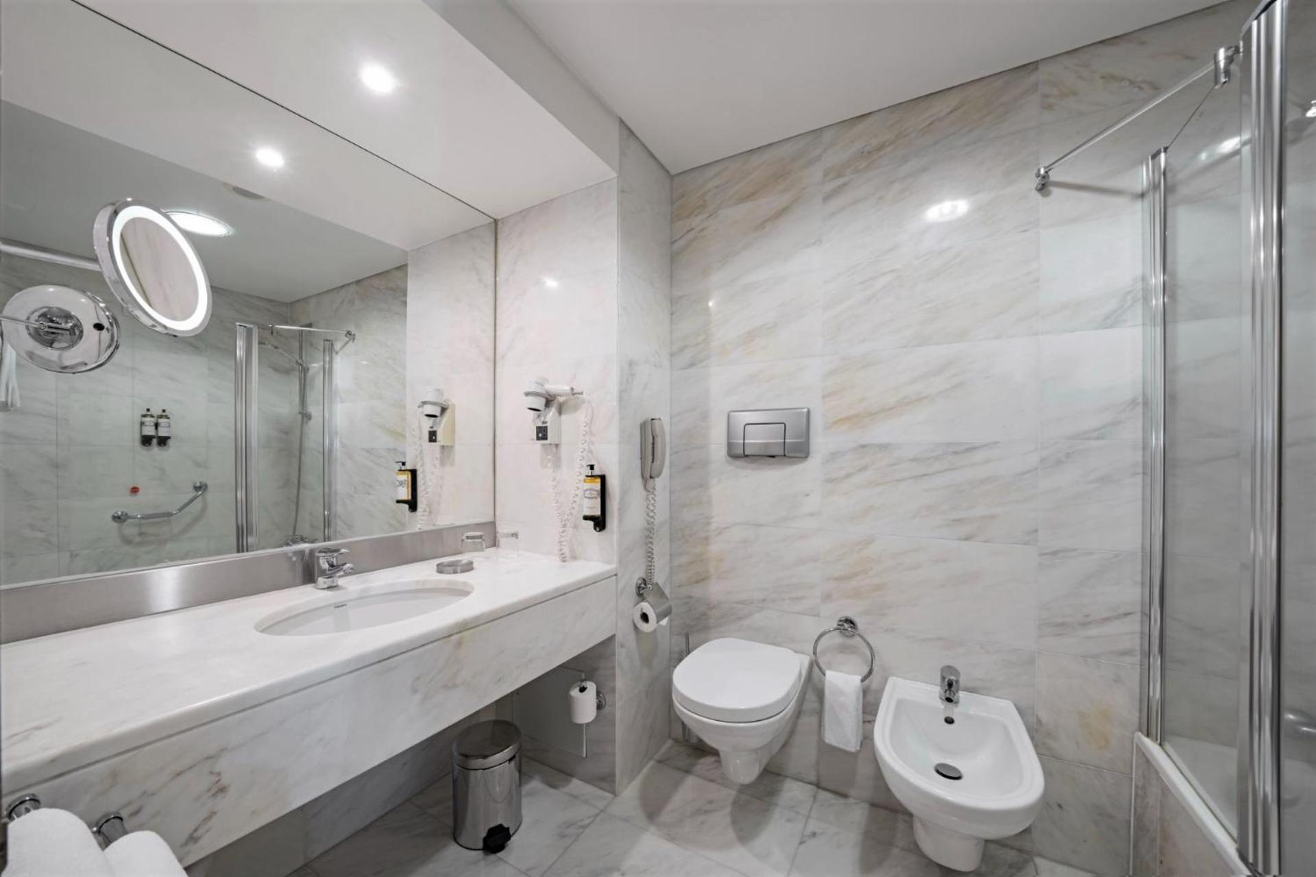 Executive Tweepersoonskamer met een Tweepersoonsbed of 2 Eenpersoonsbedden en Uitzicht op Zee