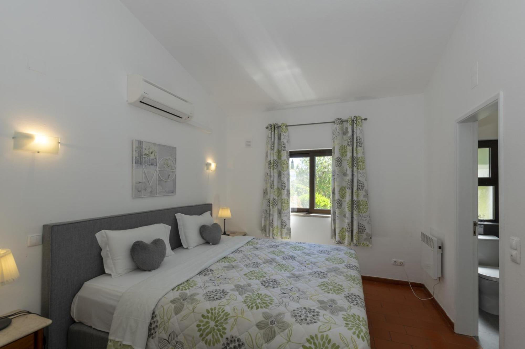 Villa mit 3 Schlafzimmern und Gartenblick