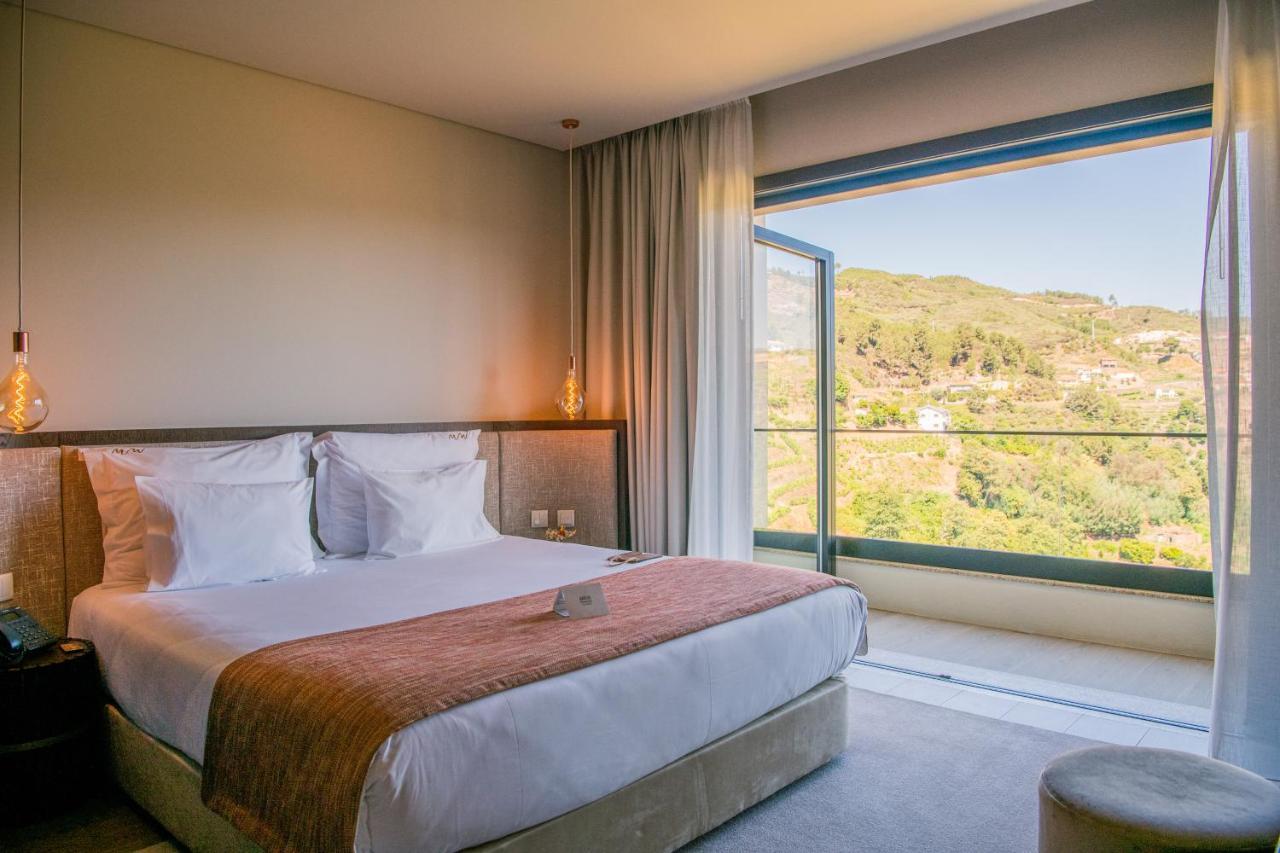 Deluxe Double Room Vineyards View Balcony