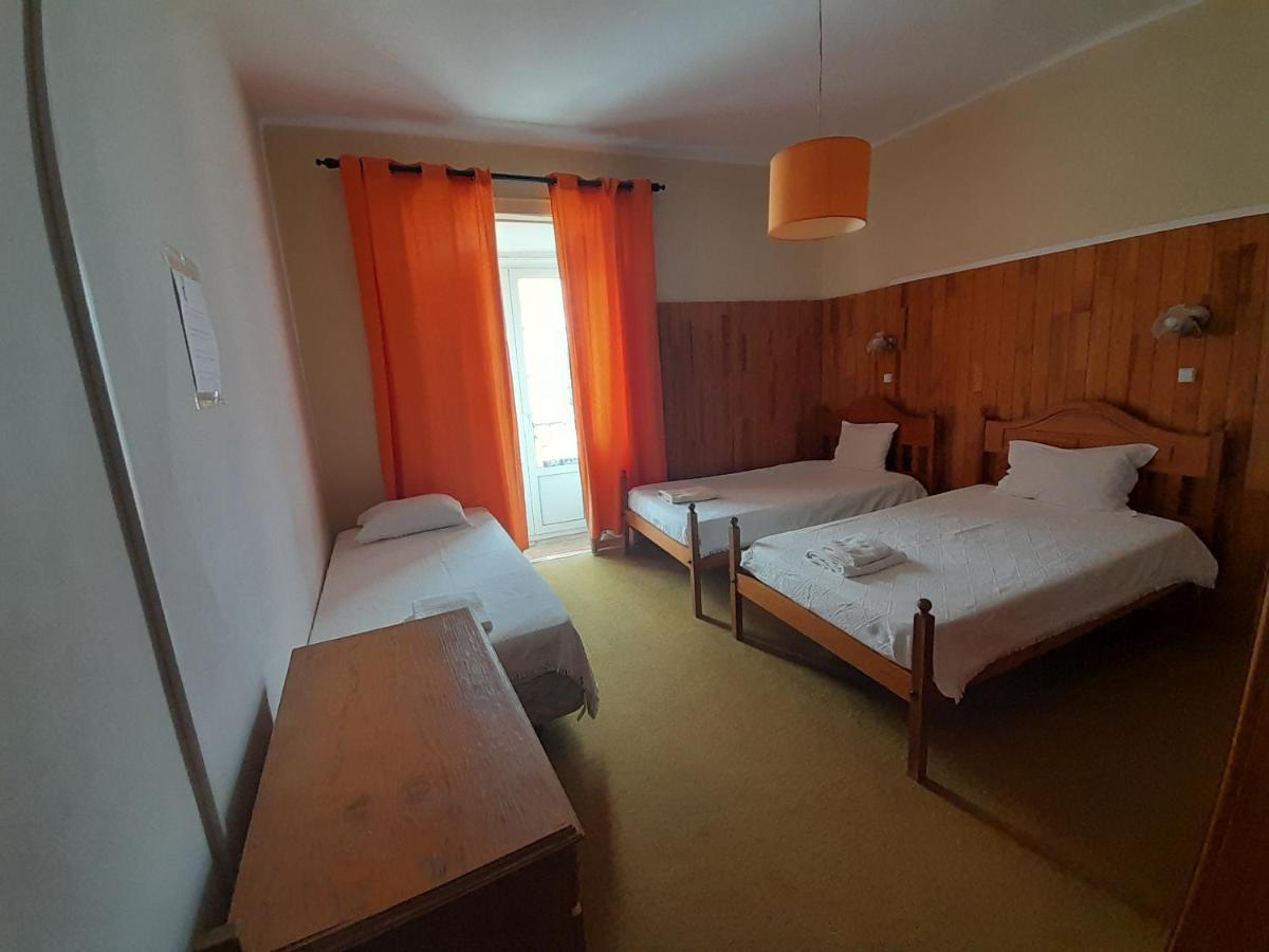 Chambre Triple avec Salle de Bains Commune
