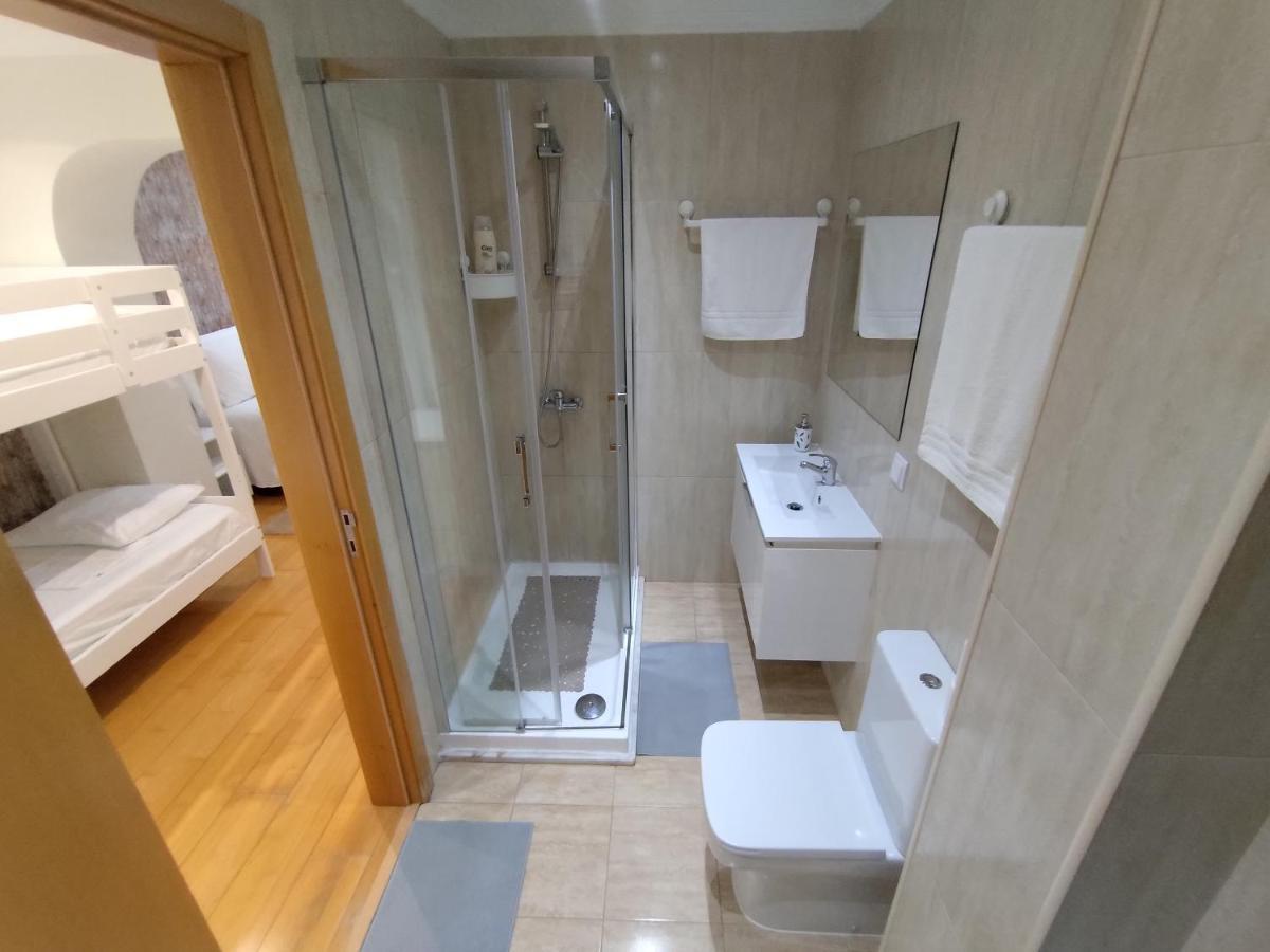 Quarto Familiar com Casa de Banho Privativa