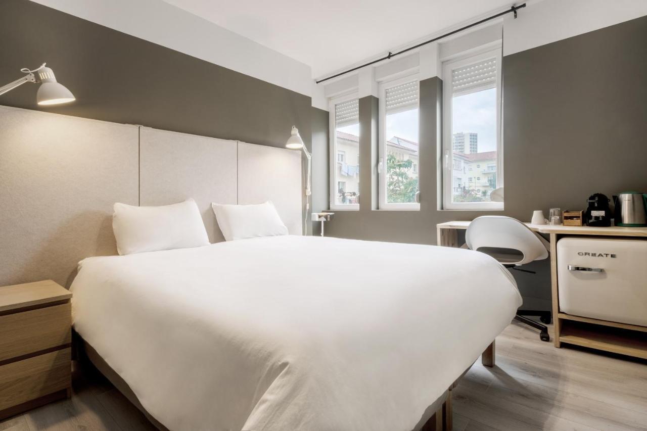 Double Room,1329218180:JPEG