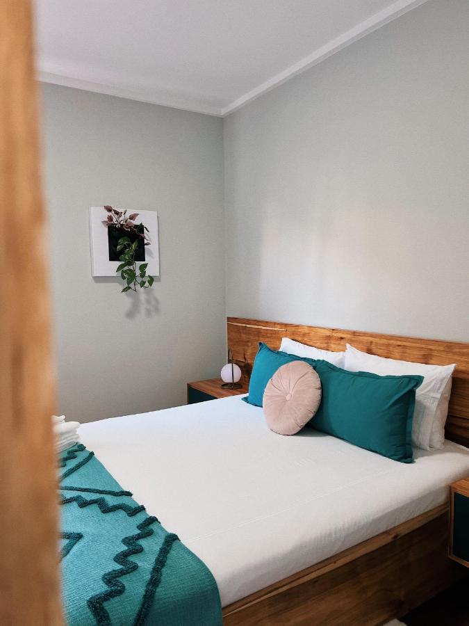 Quarto Queen com Casa de Banho Partilhada