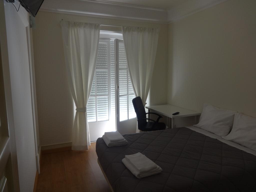 Quarto Duplo com Casa de Banho Partilhada