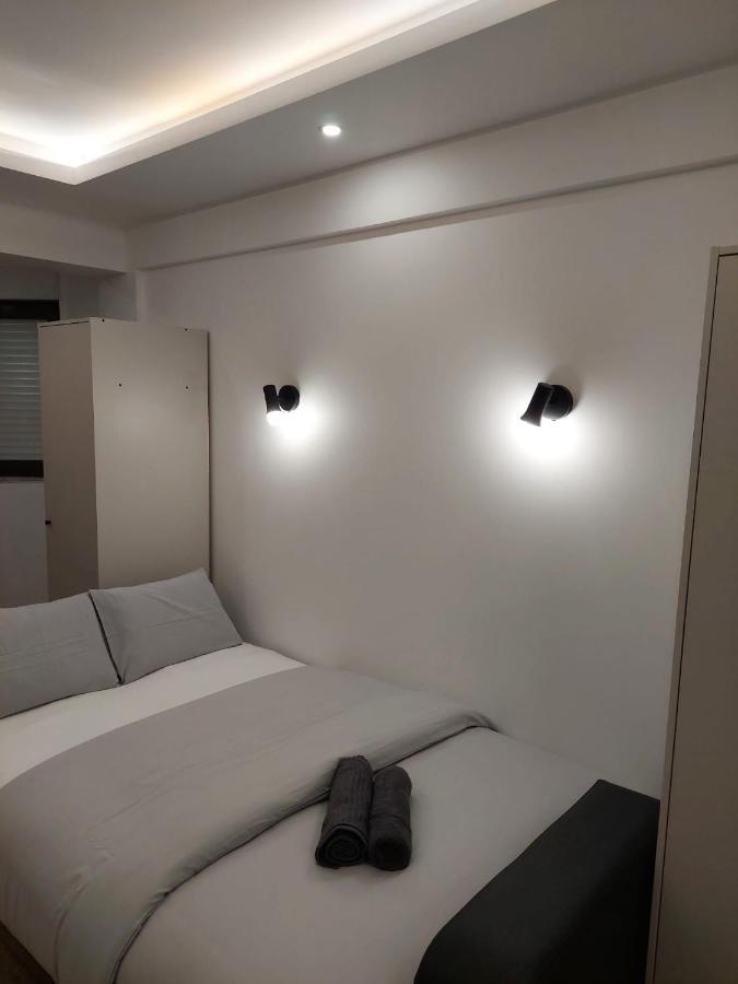 One-Bedroom Apartment,1365355811:JPEG