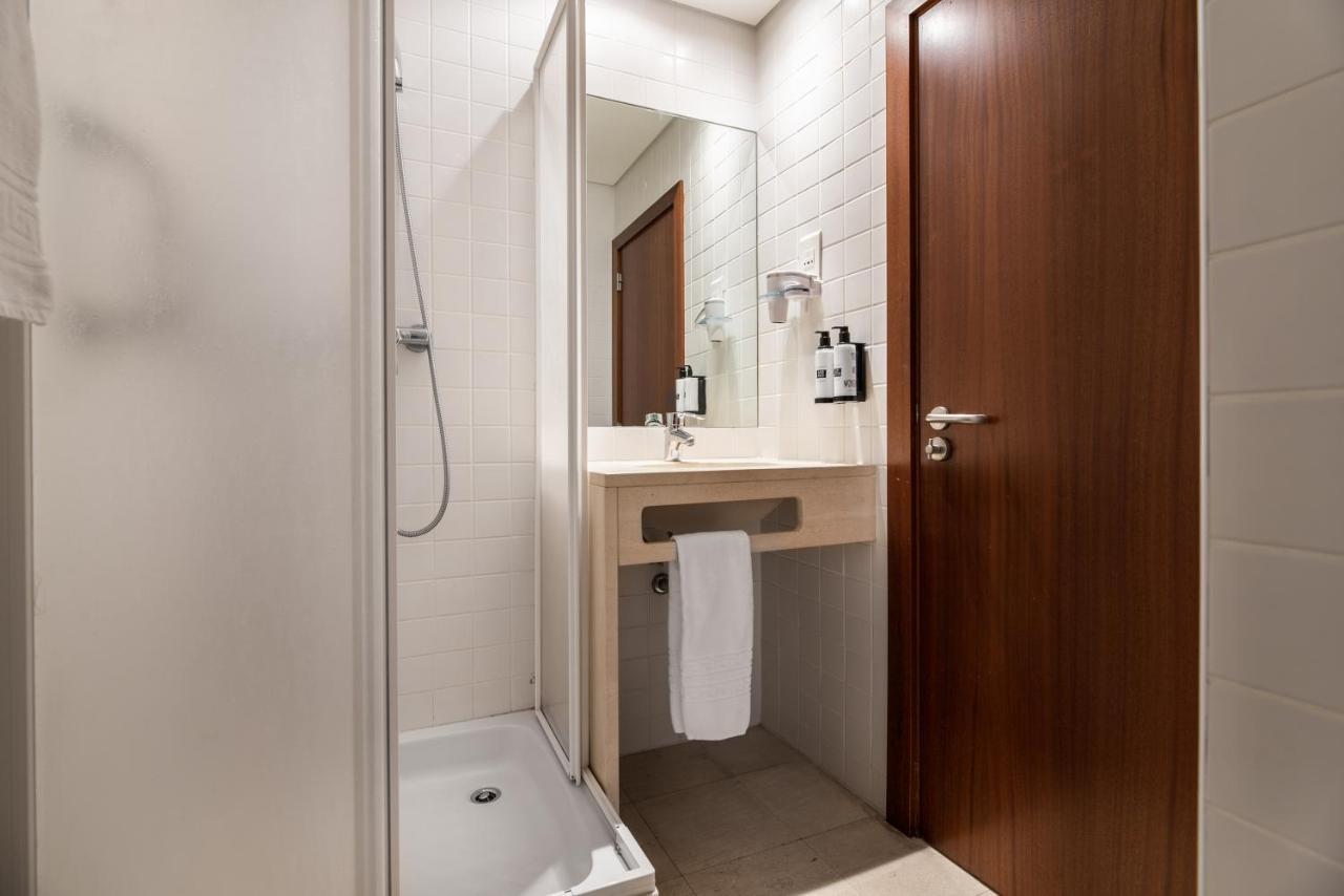 Single Room,1367496494:JPEG