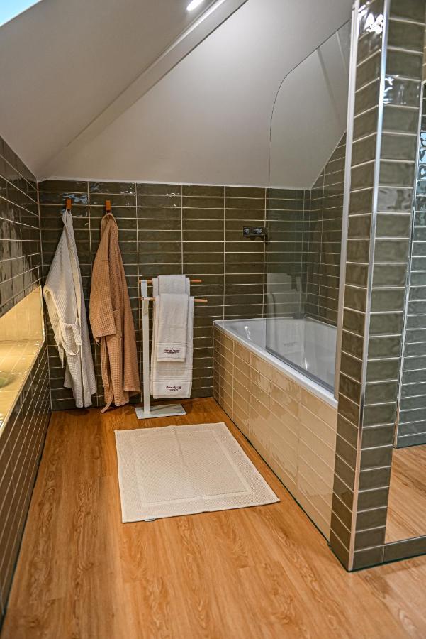 Junior Suite,1371830255:JPEG