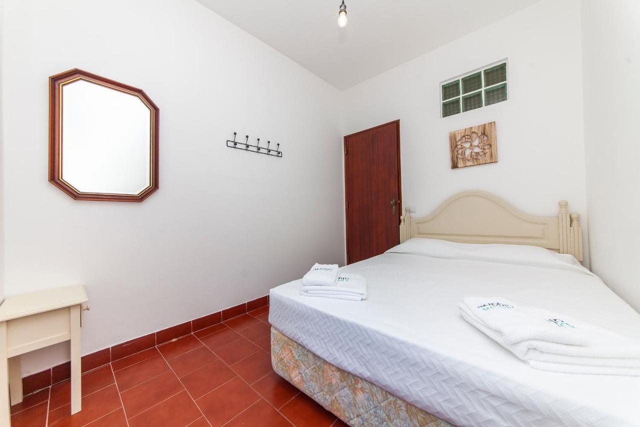Quarto Duplo com Casa de Banho Partilhada