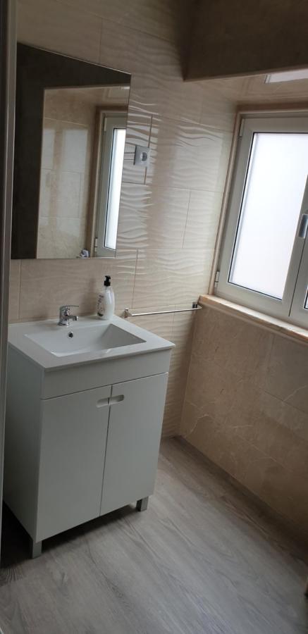 Quarto Duplo com Casa de Banho Privativa