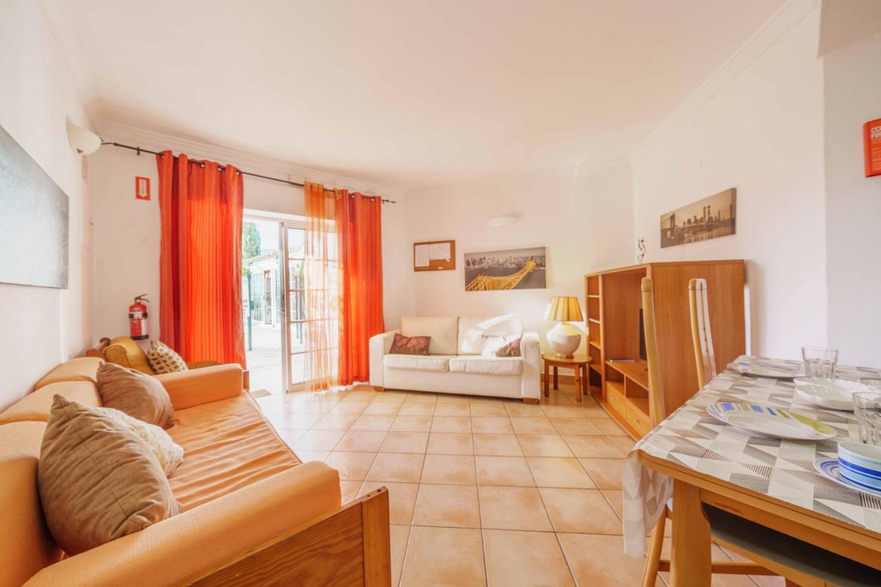 One-Bedroom Apartment,1390105778:JPEG