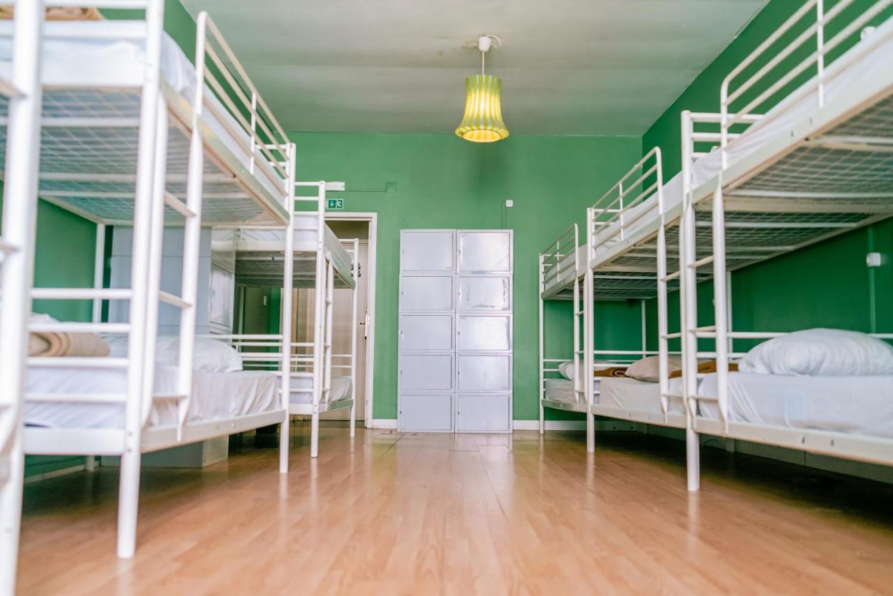 Bed 12-Bed Mixed Dormitory Room