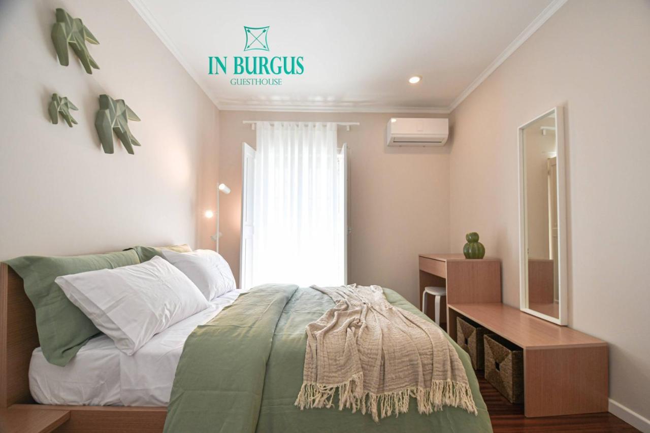 Apartamento com Varanda