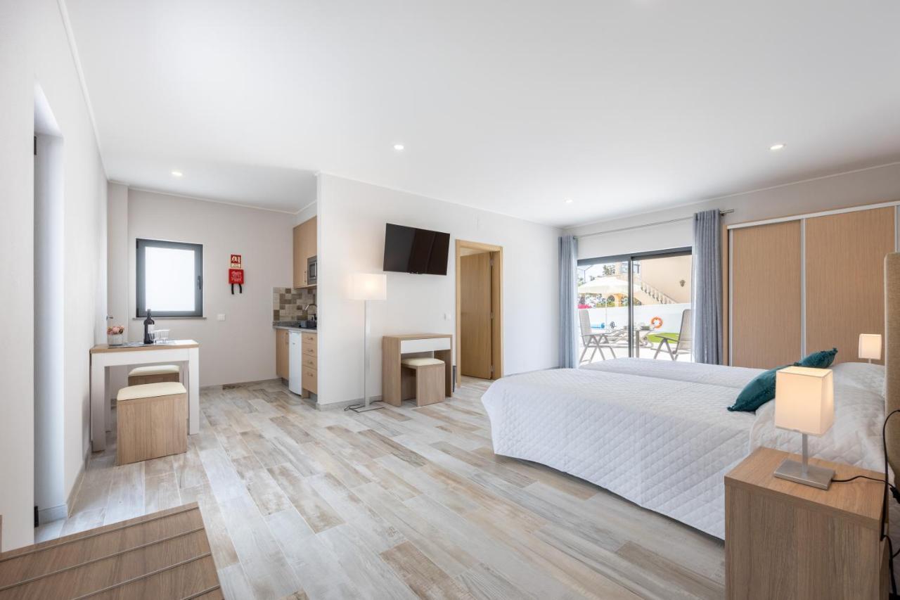Quarto Duplo ou Twin Deluxe com Acesso à Piscina