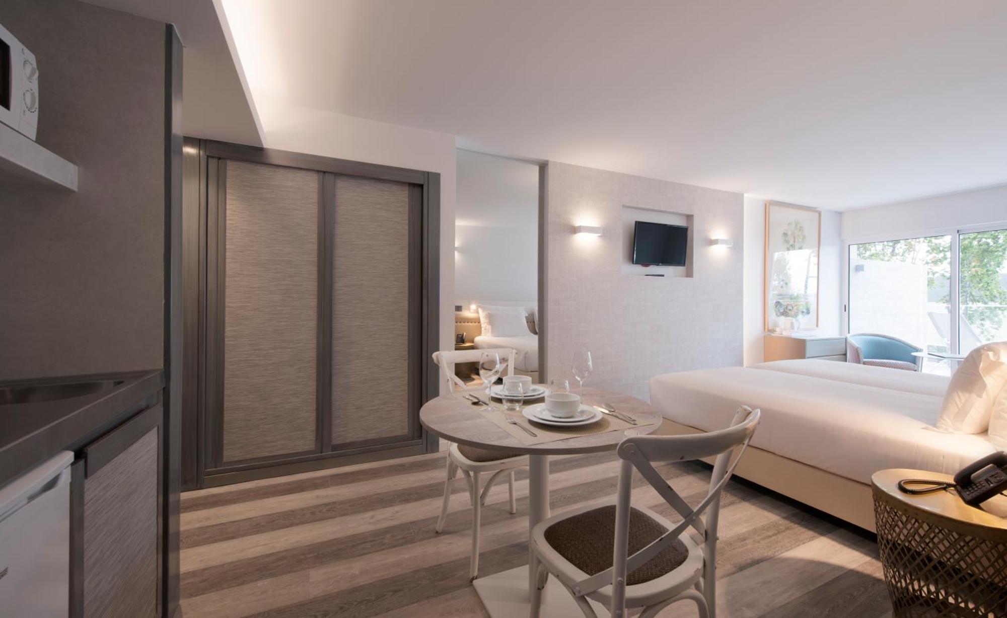 Standard Triple Studio