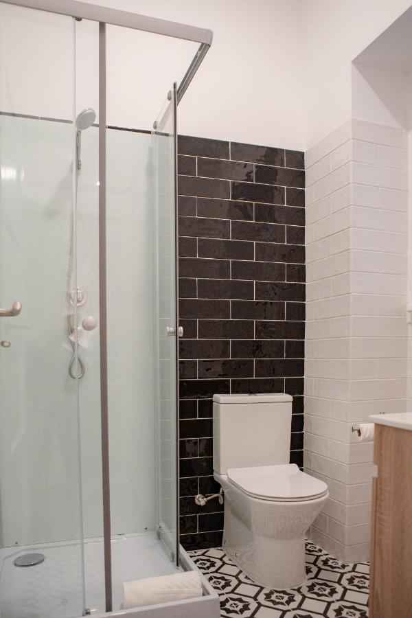 Quarto Individual com Banheiro Privativo Externo