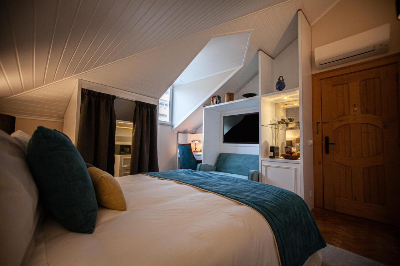 Deluxe Room,1469218091:JPEG