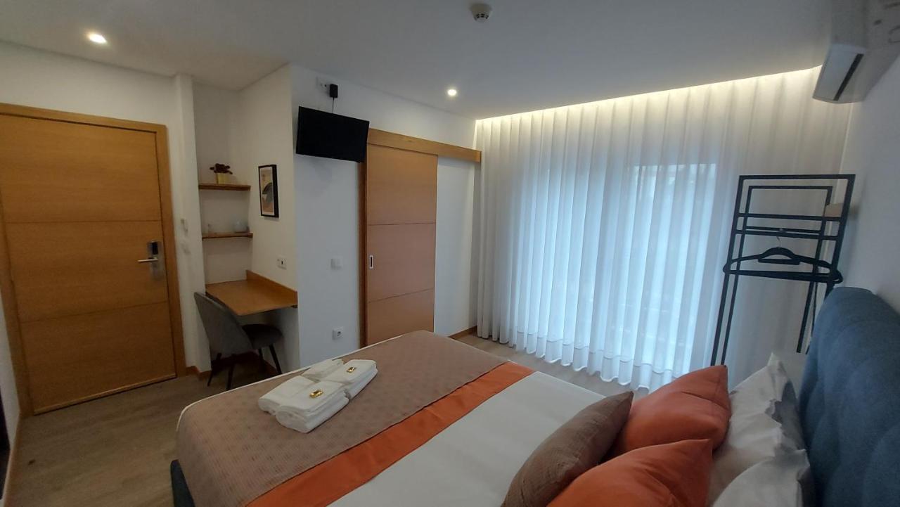Quarto Duplo com Casa de Banho Privativa